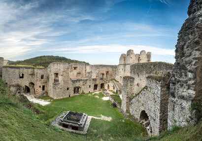 Panoramatický pohled na malé nádvoří | © Aleš Motejl